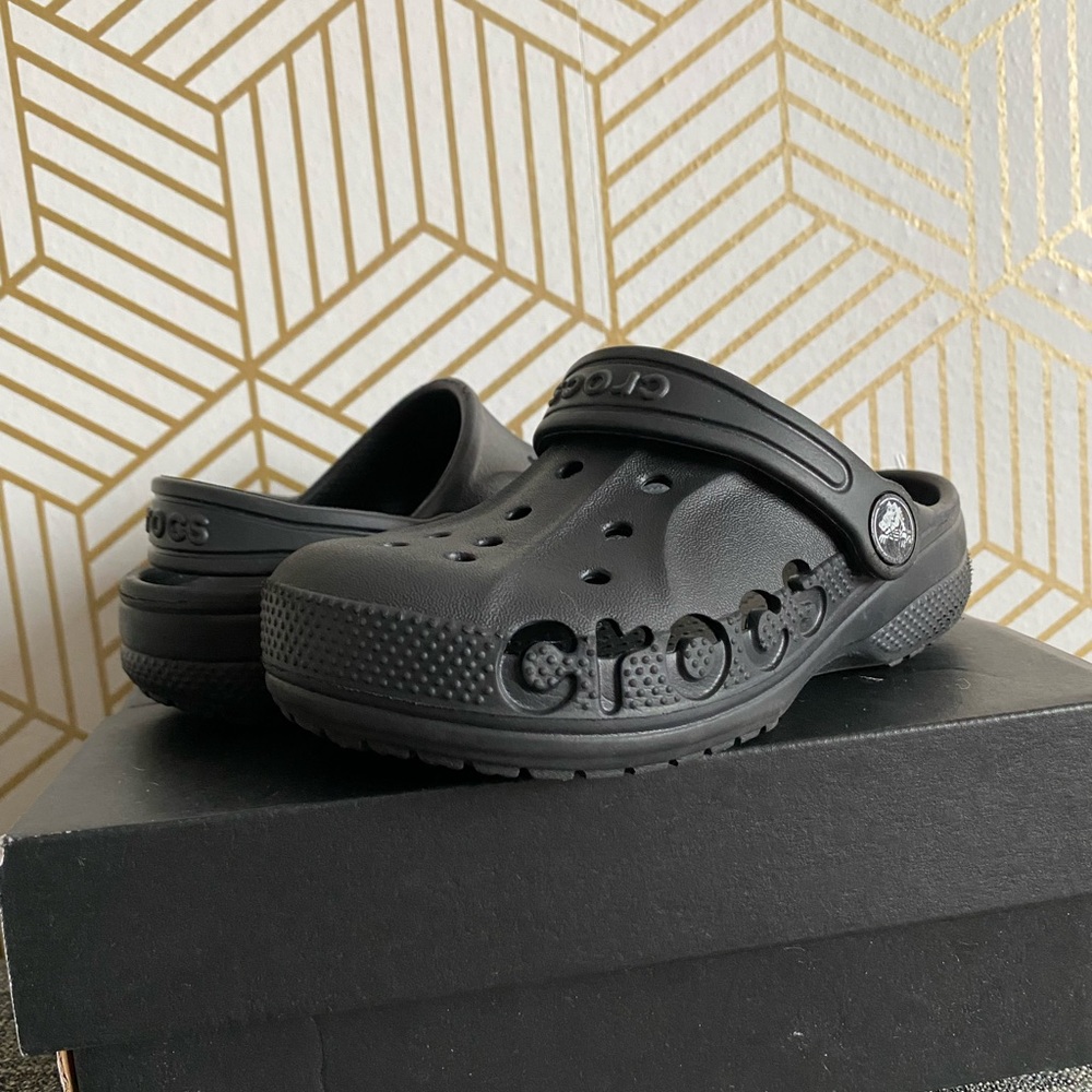 CROCS Black Slippers with Ventilation and Pivoting Heel Strap